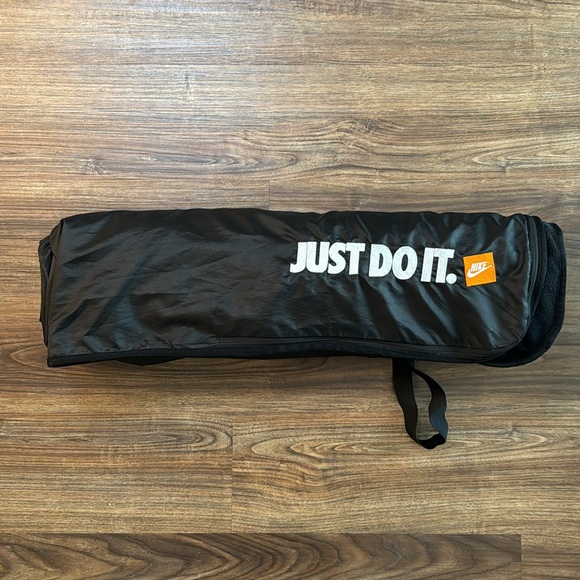 COPY - Nike blanket (JUST DO IT) - Picture 4 of 5